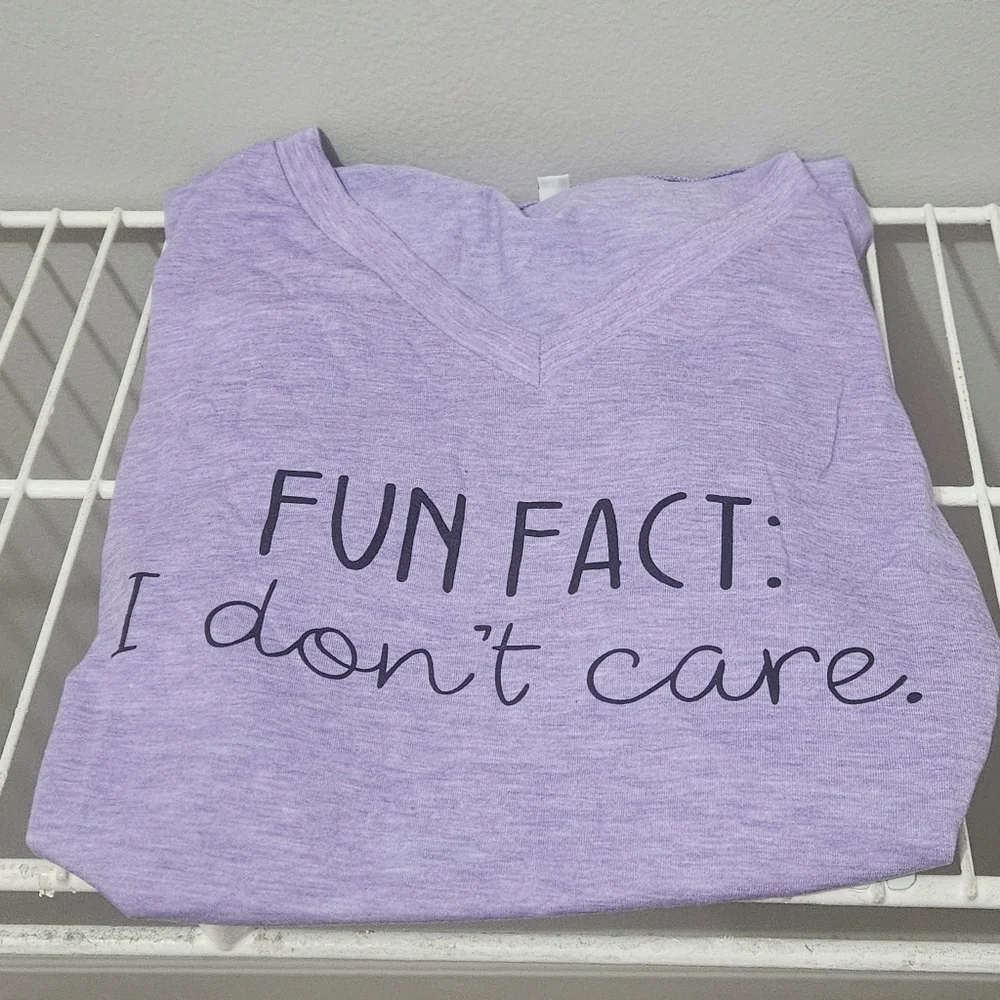 NWT S & M 'FUN FACT: I Don't Care" V Neck Tee Shirt - Picture 3 of 6